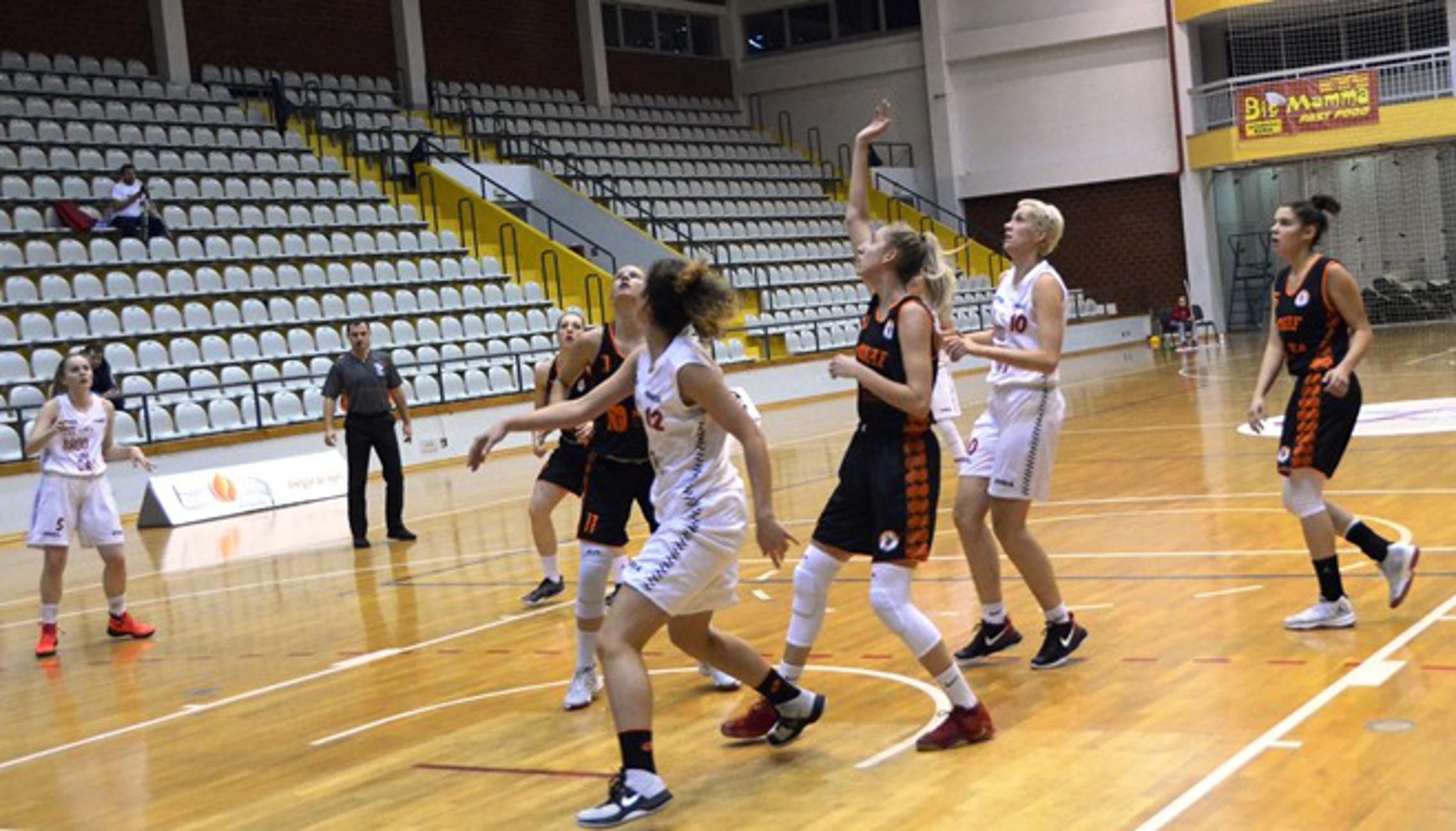 Košarkašice Broda na Savi (bijele) u subotu igraju s Dubrovčankama