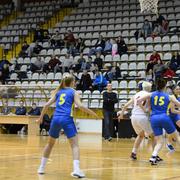 Košarkašice Broda na Savi (bijele) u subotu dočekuju vodeću Trešnjevku