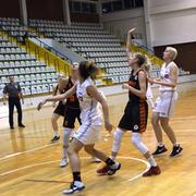 Košarkašice Broda na Savi (bijele) u subotu igraju s Dubrovčankama