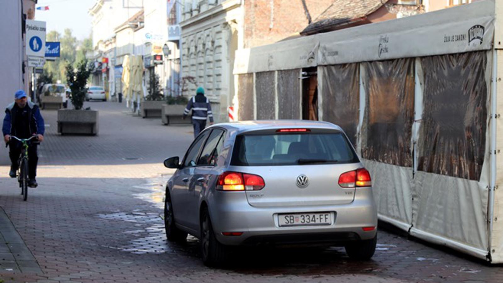 Starčevićeva ulica u Slavonskom Brodu - pješačka zona