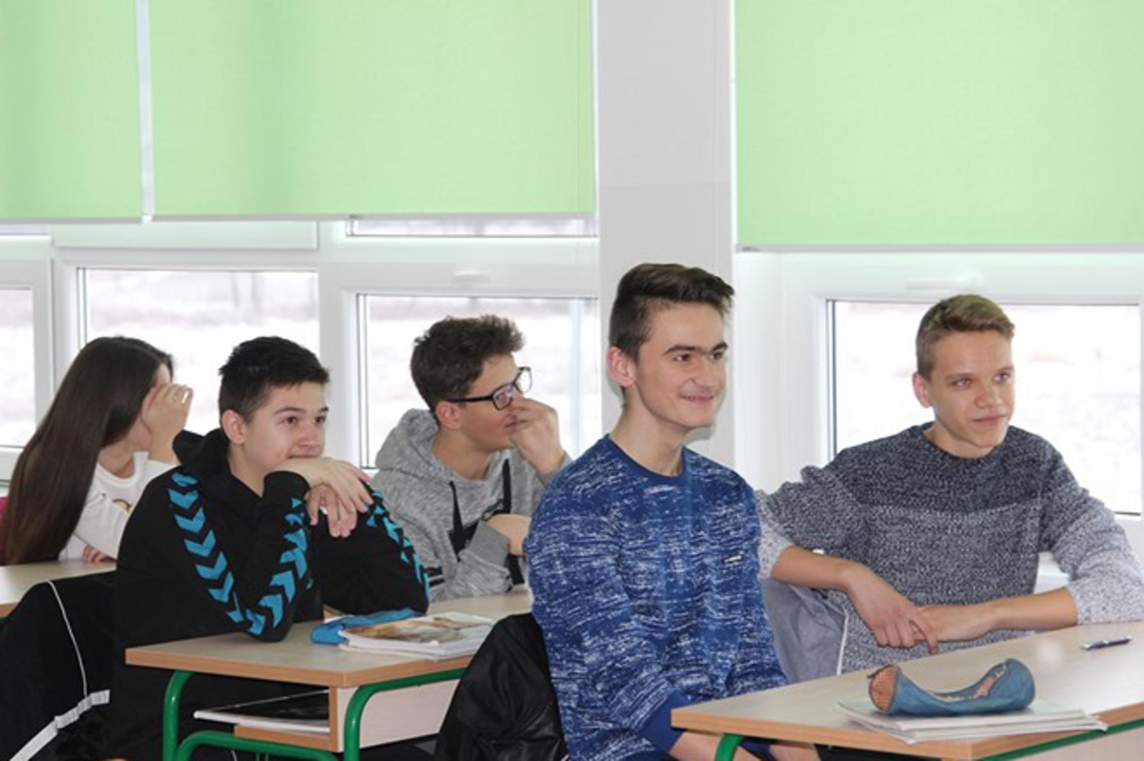 Učenici u OŠ u Podcrkavlju (ilustracija)