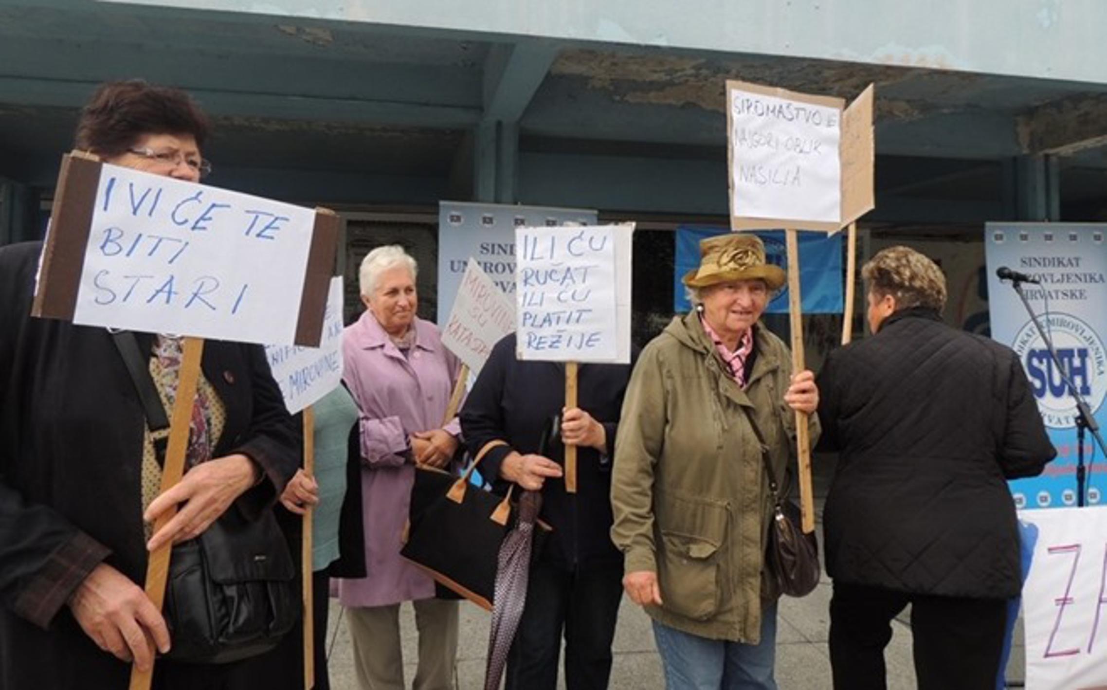 Listopad 2017., prosvjed umirovljenika na slavonskobrodskom korzu
