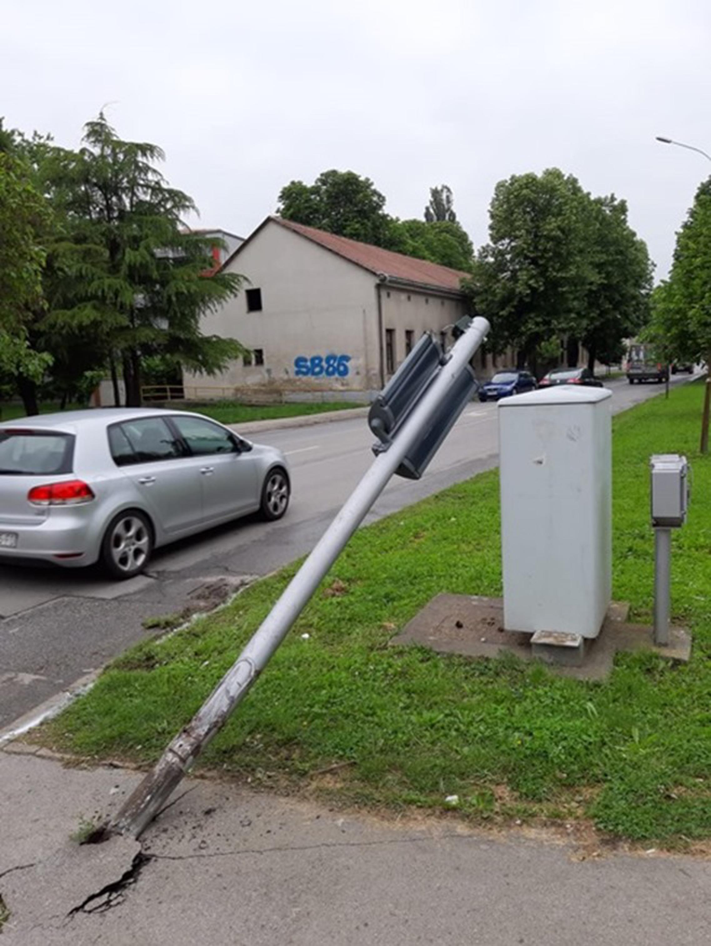 Srušeni semafor na križanju Gupčeve i Pilareve, 17. svibnja 2019.