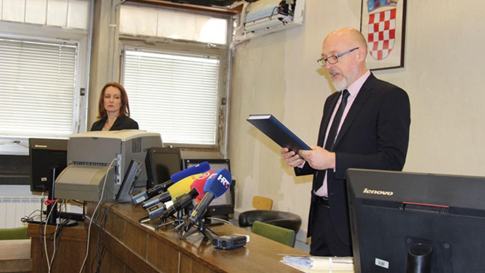 Sudac Slaven Vidmar čita presudu