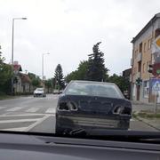 Neispravno vozilo uhvaćeno objektivom kamere čitateljice u Osječkoj ulici.
